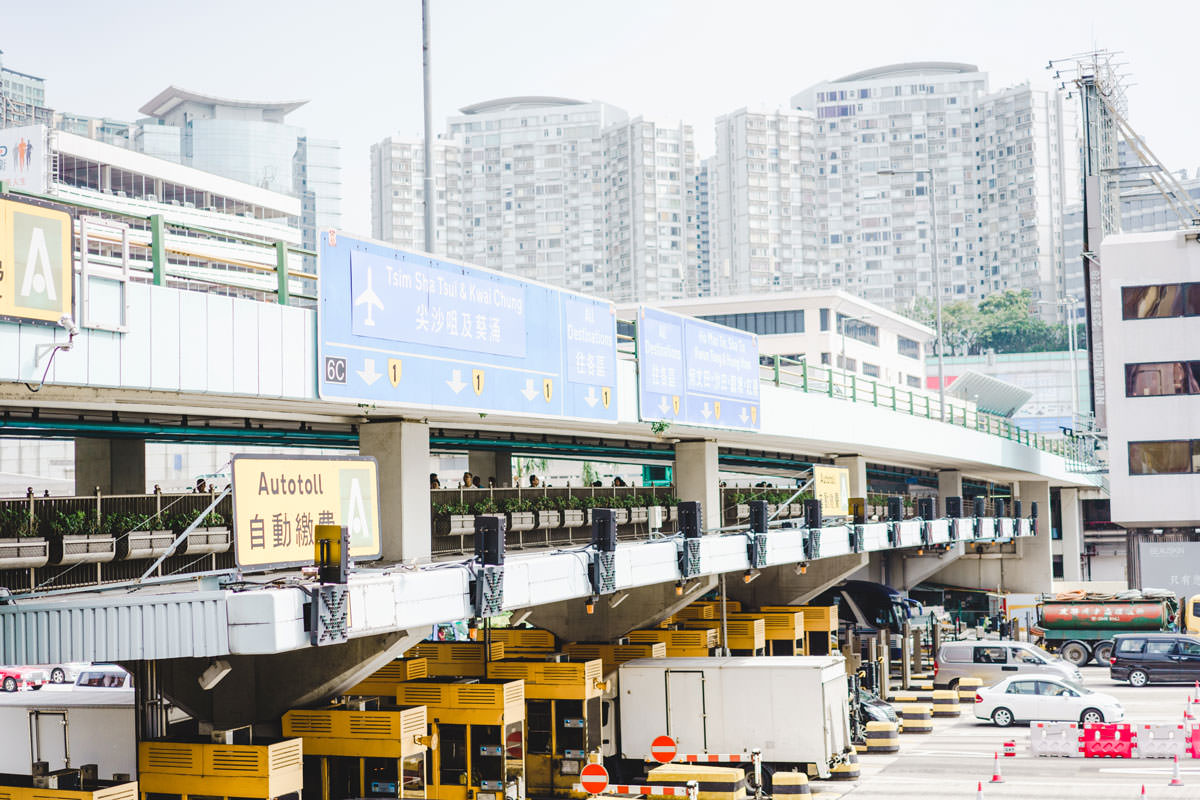 香港の高速入り口