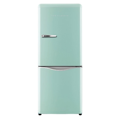 レトロなデザインの冷蔵庫